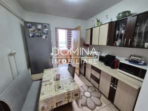 Vânzare apartament 2 camere, decomandat, zonă liniștită, strada Zambilelor — miniatura 4