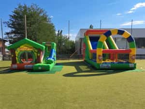 Închiriem Tobogane Gonflabile la Domiciliu pentru Evenimente Private — miniatura 2