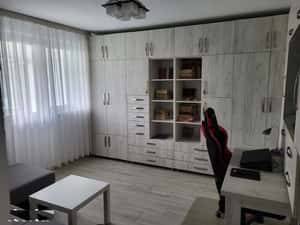 De vanzare apartament cu 2 camere decomandat