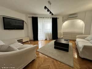 Apartament cu 2 camere de închiriat în zona bld independenței/Scolilor — miniatura 2