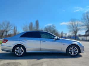 Mercedes-Benz E 220 cu garantie motor pana in 2027 — miniatura 1
