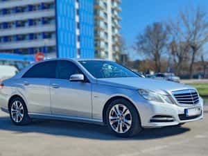 Mercedes-Benz E 220 cu garantie motor pana in 2027 — miniatura 2