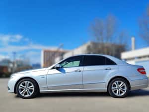 Mercedes-Benz E 220 cu garantie motor pana in 2027 — miniatura 3