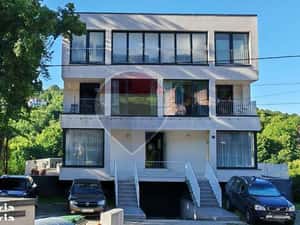 Apartament cu terasă de 27.5 mp, parcare și panoramă, Șchei