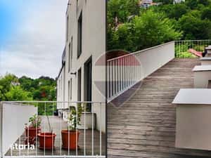 Apartament cu terasă de 27.5 mp, parcare și panoramă, Șchei — miniatura 4