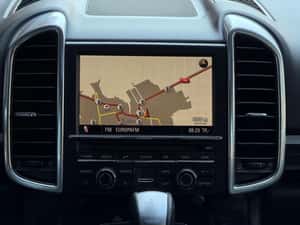 Porsche Cayenne 245 HP Diesel - 2012 Second Hand — miniatura 6
