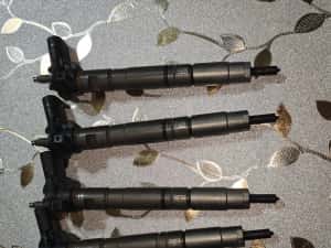 Vând injectoare audi