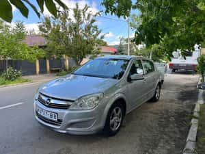 Opel Astra h 1.7 diesel,stare foarte bună,înmatriculata Ro. — miniatura 10