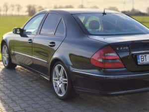 Mercedes e class 2.2 D Automat — miniatura 3