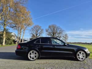 Mercedes e class 2.2 D Automat — miniatura 5