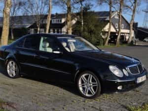 Mercedes e class 2.2 D Automat — miniatura 9