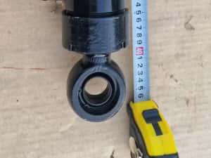 Cilindru hidraulic plug reversibil 420 mm cu bila în ambele diametru b