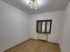 Inchiriez casa în Dumbravita — miniatura 8