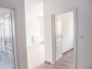Vanzare apartament 1 camera bloc NOU, loc parcare Inclus — miniatura 2