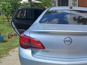 Opel Astra Manuală 148 HP Diesel — miniatura 2