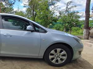Opel Astra Manuală 148 HP Diesel — miniatura 3