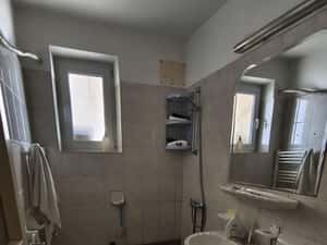 Vand apartament 3 camere semidecomandat Corabia Olt — miniatura 3