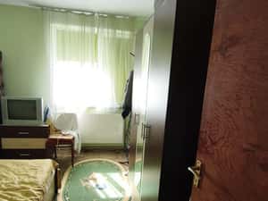 Vand apartament 3 camere semidecomandat Corabia Olt — miniatura 5