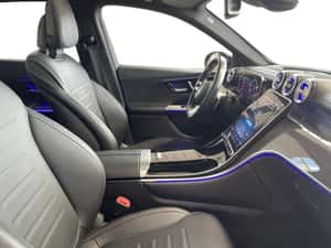 Mercedes-Benz GLC 300 SUV cu dotări premium — miniatura 4