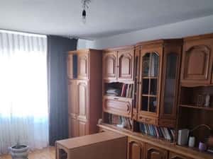 Inchiriez apartament cu doua camere — miniatura 2