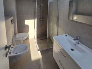 Penthouse de inchiriat - 3 camere, 2 bai, 2 terase - Tunari — miniatura 4