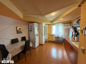 Apartament 3 camere, decomandat, 86 mp, cartier George Enescu, zona Si — miniatura 4