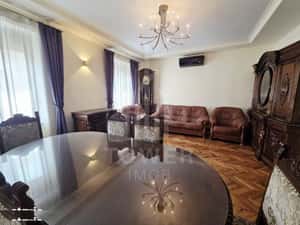 Apartament 3 camere de închiriat