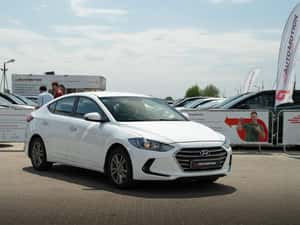 Hyundai Elantra Manuală 128 HP Benzină — miniatura 2