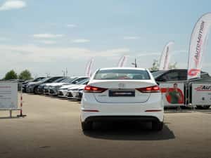 Hyundai Elantra Manuală 128 HP Benzină — miniatura 6
