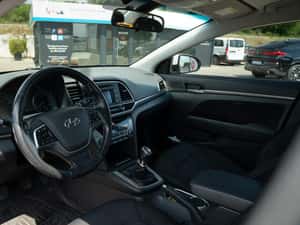Hyundai Elantra Manuală 128 HP Benzină — miniatura 7