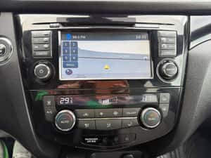 Nissan Qashqai ver 1.6 dCi 4x4 DPF Start/Stop Tekna — miniatura 4