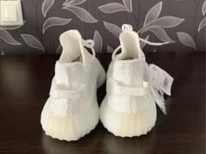 Yeezy 350 noi cu eticheta — miniatura 4