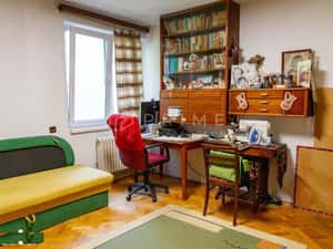 Apartament spațios cu 3 camere, decomandat – Zona 7 Noiembrie / UMFST — miniatura 3