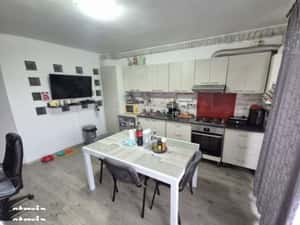 Apartament de 3 camere, zona Porii Floresti — miniatura 3