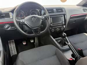 VOLKSVAGEN JETTA 2.0 D — miniatura 4