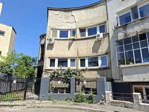 Apartament cu 3 camere în vilă interbelică, de renovat - comision 0%! — miniatura 3