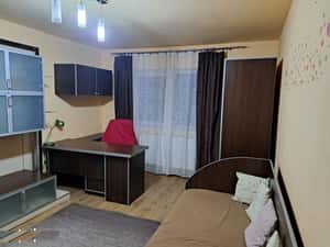 Inchiriez Ap 2 camere decomandat in strand — miniatura 1