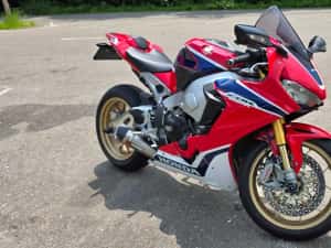 Honda CBR 1000RR SP1 SC 77 — miniatura 3