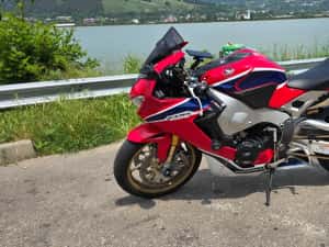 Honda CBR 1000RR SP1 SC 77 — miniatura 4