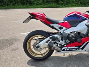 Honda CBR 1000RR SP1 SC 77 — miniatura 10