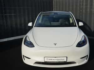 Tesla Model Y SUV second-hand de vânzare — miniatura 2