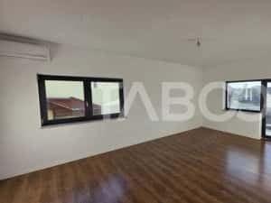 Apartament nou decomandat cu 3 camere de vanzare in Sebes