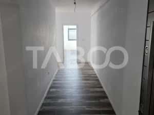 Apartament nou decomandat cu 3 camere de vanzare in Sebes — miniatura 2