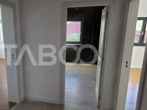 Apartament nou decomandat cu 3 camere de vanzare in Sebes — miniatura 8