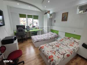 Apartament 3 camere dec, etaj 2,lift, 2 balcoane,parcare, pivnita — miniatura 6