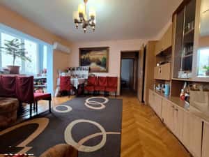 Confort si locatie excelenta -3 camere-etaj 2-zona Lipovei-gata de mut — miniatura 1