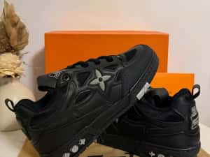 Adidasi/Papuci L O U I S V U I T T O N Black — miniatura 2