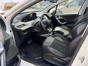 Peugeot 2008 Allure Automat — miniatura 4