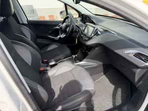 Peugeot 2008 Allure Automat — miniatura 5