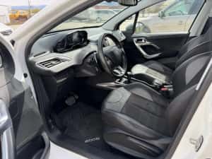 Peugeot 2008 Allure Automat — miniatura 10